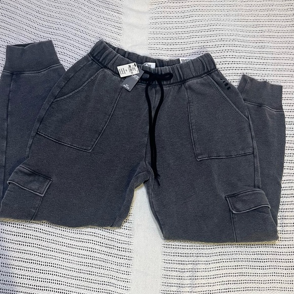 VS PINK Cargo Jogger - Picture 3 of 3